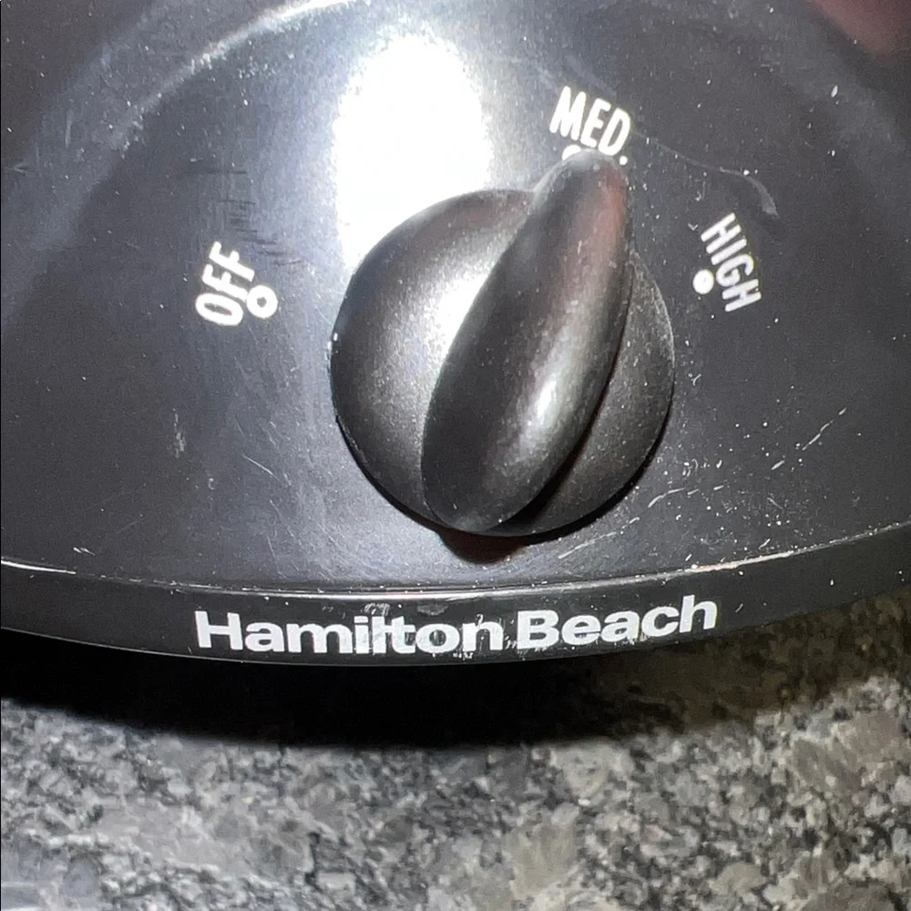 Ceramic Hamilton Beach Red Electric Fondue Set   Looks to be new without box.